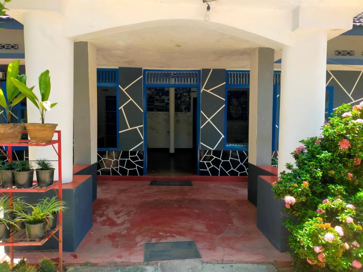 Eastwind Surf Camp Hotel Baía de Arugam Exterior foto